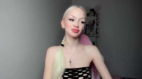 Elisa online show from 02-27-25, 10:42