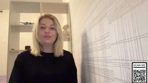 Snapshot of blondie_xoxoxo chatting on 10-26-25, 02:45 blondie_xoxoxo online show from 10-26-25, 02:45