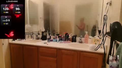 Snapshot of blondiebubblebooty chatting on 05-11-26, 03:45 Bubbles online show from 05-11-26, 03:45