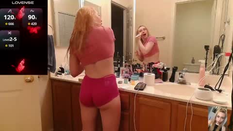 Snapshot of blondiebubblebooty chatting on 05-29-26, 05:16 Bubbles online show from 05-29-26, 05:16