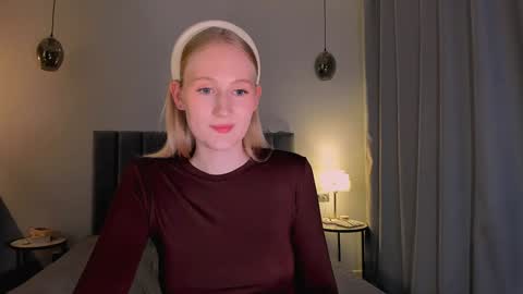 Snapshot of blondiemermaid chatting on 12-24-24, 08:38 Mia online show from 12-24-24, 08:38