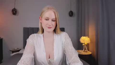 Snapshot of blondiemermaid chatting on 02-22-25, 03:03 Mia online show from 02-22-25, 03:03