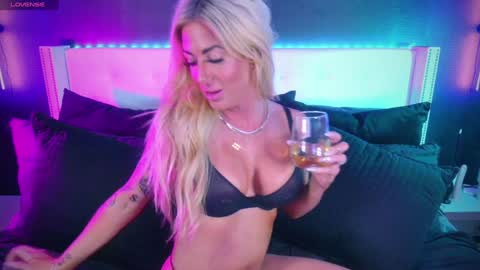 Blondi online show from 01-13-25, 03:45