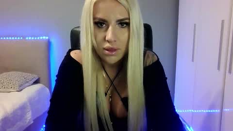Snapshot of blondleyla chatting on 11-01-25, 07:49 BlondLeyla online show from 11-01-25, 07:49