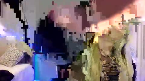 Snapshot of blondleyla chatting on 11-04-25, 06:07 BlondLeyla online show from 11-04-25, 06:07