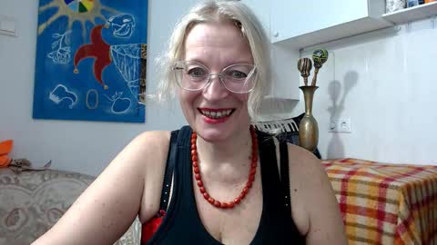 Snapshot of blondmilfs chatting on 11-09-25, 10:24 BlondMILfs online show from 11-09-25, 10:24