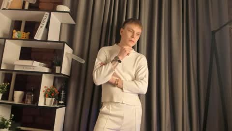 Snapshot of blondvibe chatting on 04-13-26, 09:31 Alik online show from 04-13-26, 09:31