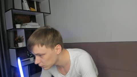 Snapshot of blondvibe chatting on 05-10-26, 09:31 Alik online show from 05-10-26, 09:31