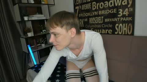 Snapshot of blondvibe chatting on 05-21-26, 09:00 Alik online show from 05-21-26, 09:00