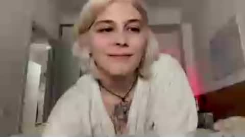 Ella online show from 07-12-26, 07:05
