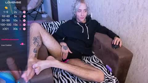 Snapshot of blooming_soul chatting on 10-11-25, 08:35 blooming_soul online show from 10-11-25, 08:35