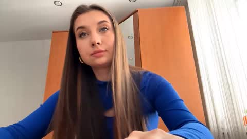 Snapshot of blossomroady chatting on 03-04-26, 07:36 Alice online show from 03-04-26, 07:36