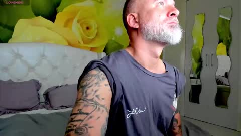 Snapshot of blowmyxxl chatting on 10-21-25, 06:58 Nico online show from 10-21-25, 06:58