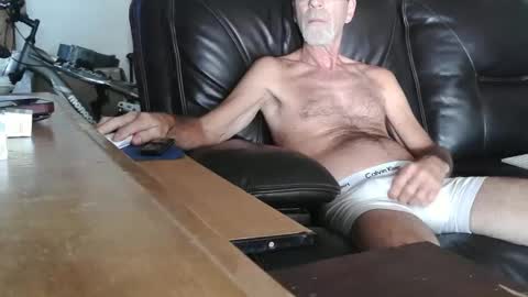 Snapshot of blue642 chatting on 06-08-26, 11:54 blue642 online show from 06-08-26, 11:54