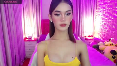 Snapshot of blue_aiveexx chatting on 01-04-25, 05:05 aivee online show from 01-04-25, 05:05