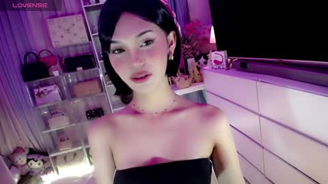 Snapshot of blue_aiveexx chatting on 09-29-25, 06:35 aivee online show from 09-29-25, 06:35