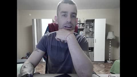 Runaway online show from 03-11-25, 09:04