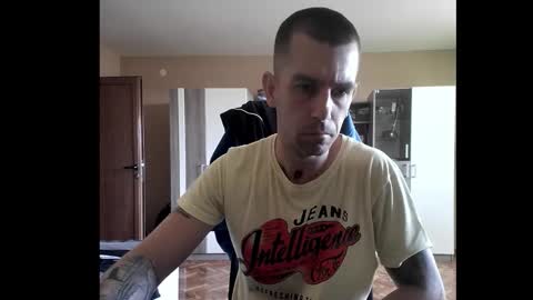 Runaway online show from 11-01-25, 02:19