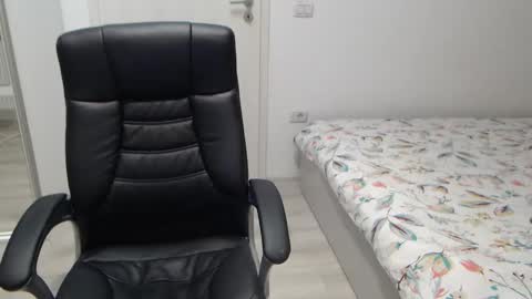 Snapshot of blue_eyes96 chatting on 11-03-25, 05:14 Juliet online show from 11-03-25, 05:14