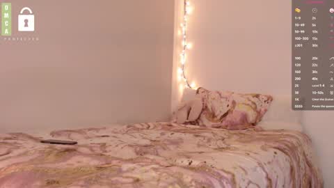 Snapshot of blue_nebula chatting on 02-25-25, 10:18 Blue online show from 02-25-25, 10:18