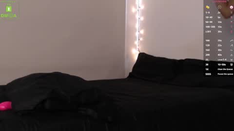 Snapshot of blue_nebula chatting on 10-19-25, 05:57 Blue online show from 10-19-25, 05:57