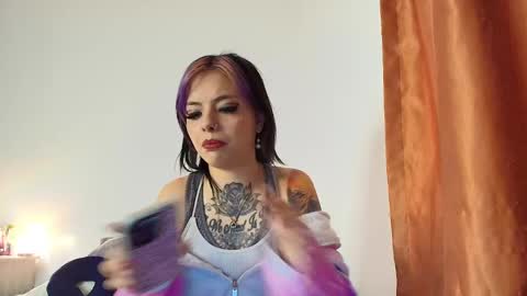 Snapshot of blue_tatuu1 chatting on 12-26-24, 04:10 Alice bleu for friends online show from 12-26-24, 04:10