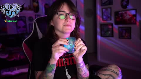 Blue online show from 12-20-24, 01:25