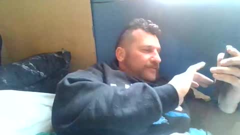 bluedemoneyes1986 online show from 02-24-25, 08:47