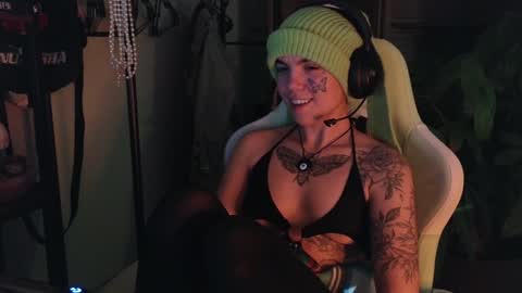 Blue online show from 01-12-25, 05:13