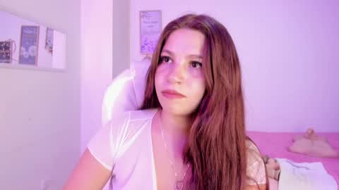 Snapshot of bluee_hazell chatting on 01-26-25, 03:48        online show from 01-26-25, 03:48