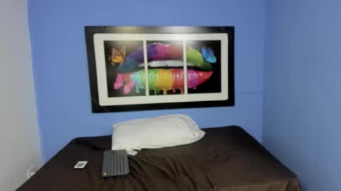 bluee_lov online show from 09-12-25, 03:06