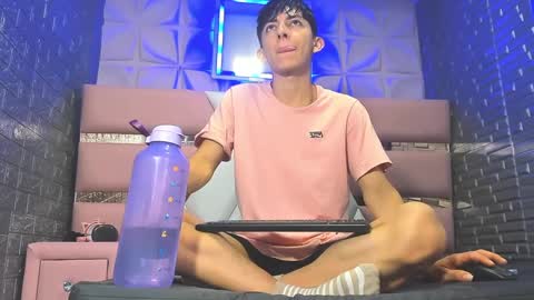 blueestar03 online show from 12-13-24, 12:39