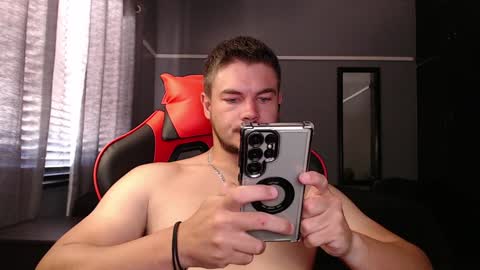 blueeyeboy0 online show from 12-17-24, 09:50