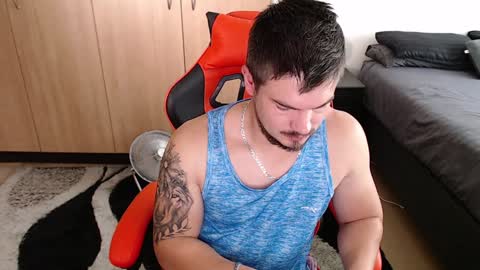 blueeyeboy0 online show from 02-07-25, 06:03