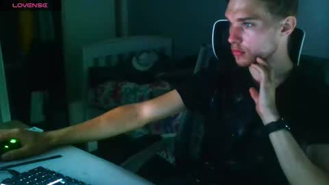 Snapshot of bluegaze6227724 chatting on 12-04-25, 08:01 bluegaze6227724 online show from 12-04-25, 08:01