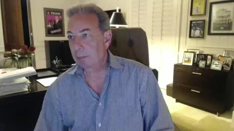 Snapshot of blueisles chatting on 12-31-24, 12:11 blueisles online show from 12-31-24, 12:11