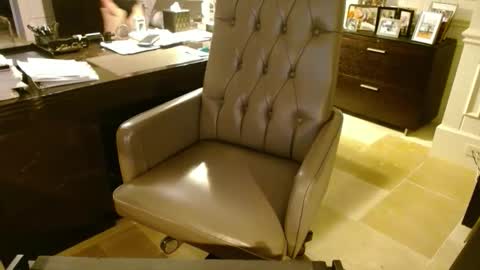 Snapshot of blueisles chatting on 11-12-25, 12:44 blueisles online show from 11-12-25, 12:44