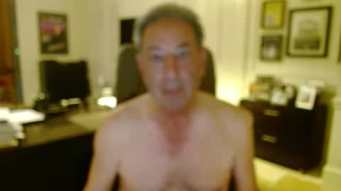 Snapshot of blueisles chatting on 11-15-25, 03:04 blueisles online show from 11-15-25, 03:04