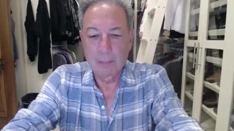 Snapshot of blueisles chatting on 11-17-25, 06:57 blueisles online show from 11-17-25, 06:57