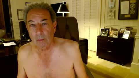 Snapshot of blueisles chatting on 06-01-26, 12:56 blueisles online show from 06-01-26, 12:56