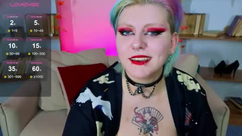 Snapshot of bluelunaray chatting on 10-13-25, 09:31 Hi my name is Lunaray online show from 10-13-25, 09:31