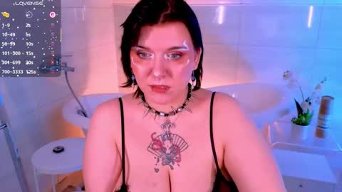 Snapshot of bluelunaray chatting on 11-21-25, 11:20 Hi my name is Lunaray online show from 11-21-25, 11:20