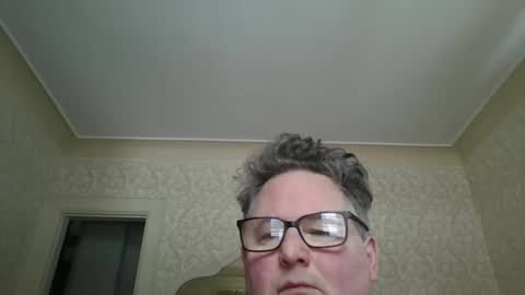 Snapshot of bluemoose70 chatting on 12-06-24, 04:17 bluemoose70 online show from 12-06-24, 04:17