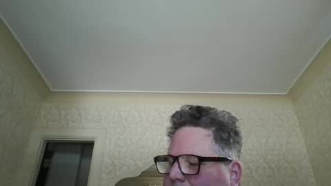 Snapshot of bluemoose70 chatting on 01-10-25, 04:51 bluemoose70 online show from 01-10-25, 04:51