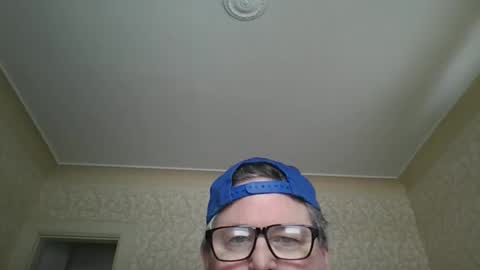 Snapshot of bluemoose70 chatting on 02-20-25, 07:41 bluemoose70 online show from 02-20-25, 07:41