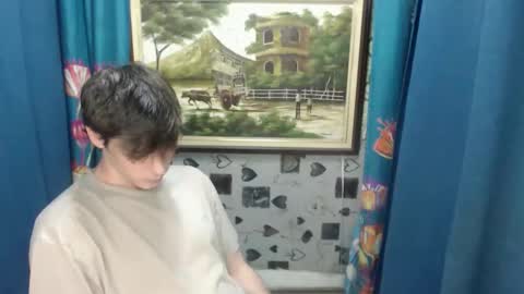 Snapshot of blueyedboyinasia chatting on 05-21-26, 08:10 blueeyedboyisasia online show from 05-21-26, 08:10
