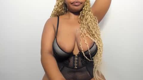 Snapshot of blueyivy chatting on 04-15-26, 07:15 Babygirl online show from 04-15-26, 07:15
