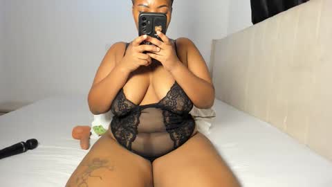 Snapshot of blueyivy chatting on 04-23-26, 12:15 Babygirl online show from 04-23-26, 12:15