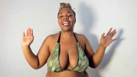Snapshot of blueyivy chatting on 04-24-26, 08:28 Babygirl online show from 04-24-26, 08:28