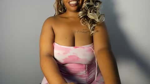 Snapshot of blueyivy chatting on 05-01-26, 09:14 Babygirl online show from 05-01-26, 09:14